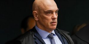 Moraes autoriza reabertura de mais um inquérito contra Bolsonaro