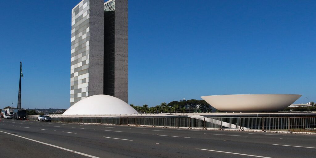 Sessão do Congresso que iria analisar vetos presidenciais é cancelada