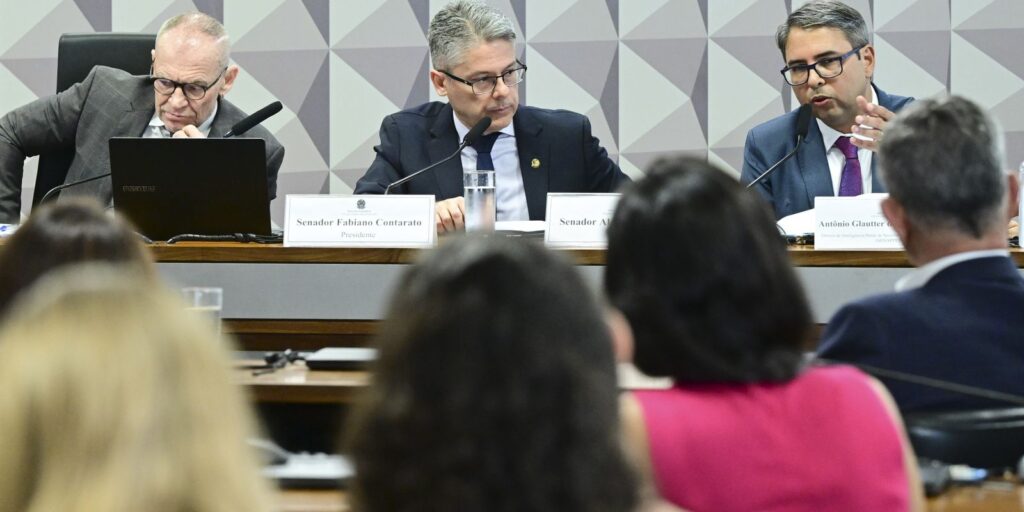 Déficit de vagas no sistema prisional do país é de 40%, diz diretor