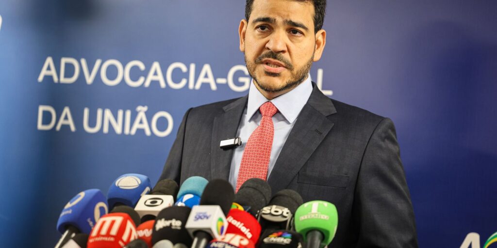 Lula indica Jorge Messias, da AGU, para vaga de Barroso no STF
