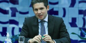 PL Antifacção não vai tirar prerrogativas da PF, garante Hugo Motta