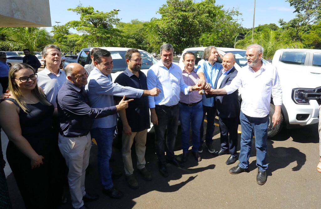 Para fortalecer ações de vigilância em saúde, Governo de MS entrega veículos para 14 municípios