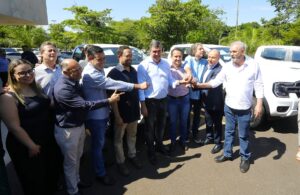 Para fortalecer ações de vigilância em saúde, Governo de MS entrega veículos para 14 municípios