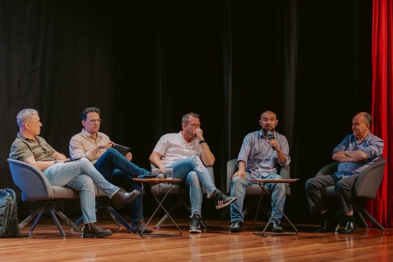 ‘Conexões Criativas’ reúne gestores de 46 municípios em debates sobre políticas culturais e inovação