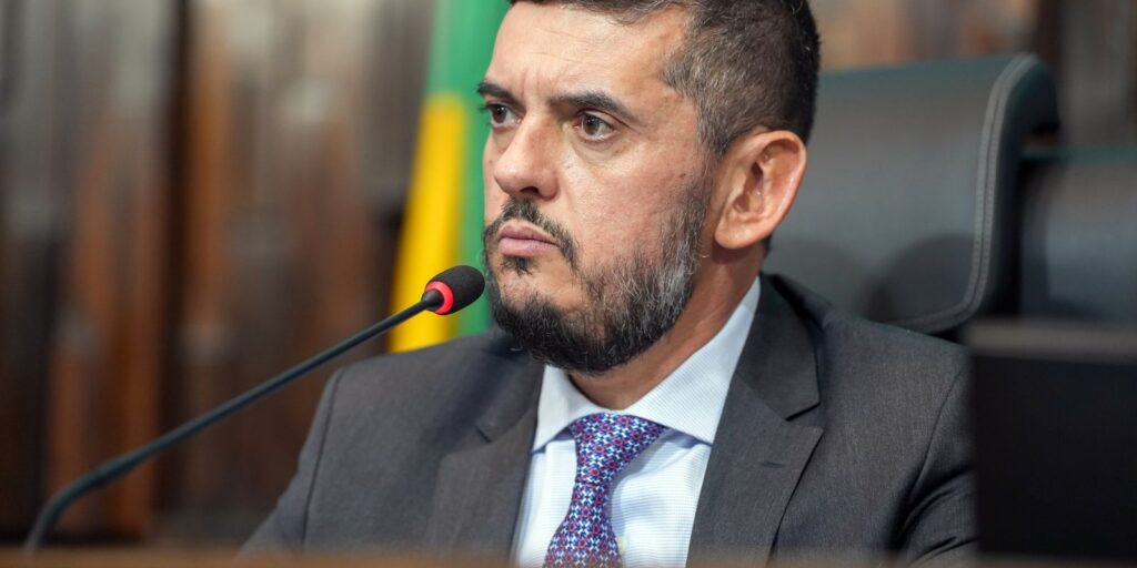 Alerj adia decisão e presidente da Casa segue preso