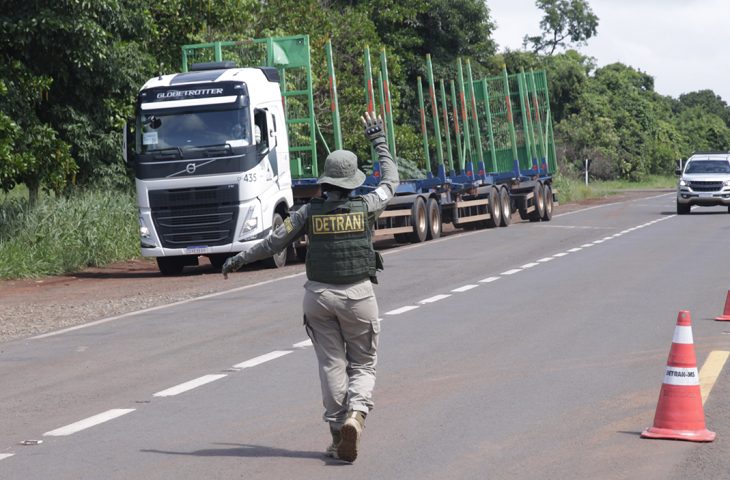 Detran e Polícia Militar Rodoviária Estadual participam de ação de segurança nas estradas