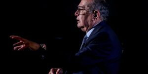 Mendes define que só PGR pode pedir impeachment de ministros do STF