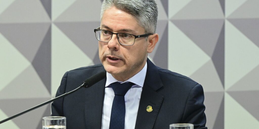 Senador Alessandro Vieira divulga relatório final do PL Antifacção
