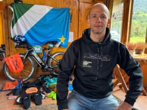 Servidor público de MS encara triathlon extremo em Santa Catarina e leva o nome do estado a circuito mundial